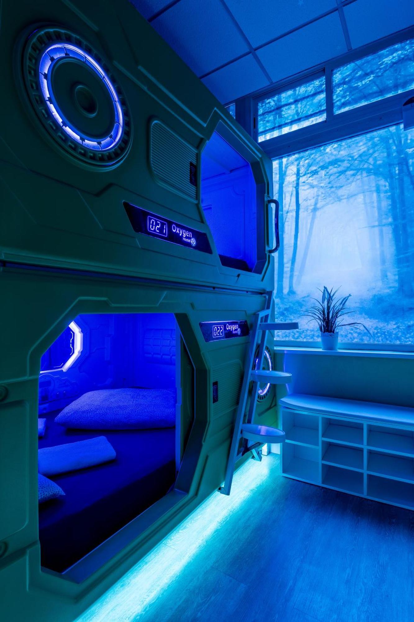 Oxygen Hostel Capsula Madrid Bagian luar foto